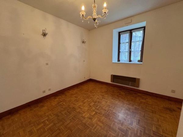 Maison à Fresnay-sur-Sarthe, 72130 - 4 pièces 75m²