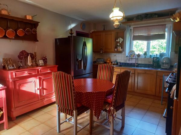 Maison à GUERLESQUIN, 29650 - 7 pièces 204m²