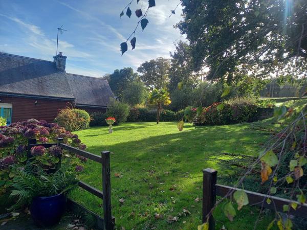 Maison à GUERLESQUIN, 29650 - 7 pièces 204m²