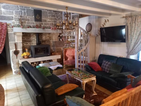 Maison à GUERLESQUIN, 29650 - 7 pièces 204m²