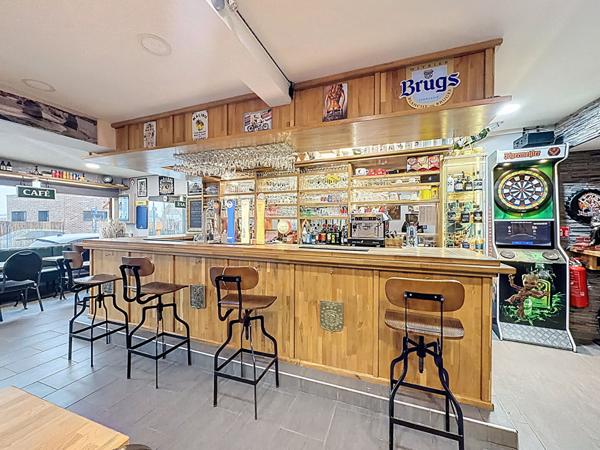 Ensemble immobilier à Rosendael rare avec Licence IV, logement et fort potentiel de transformation