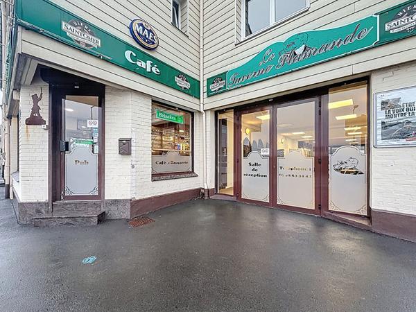 Ensemble immobilier à Rosendael rare avec Licence IV, logement et fort potentiel de transformation