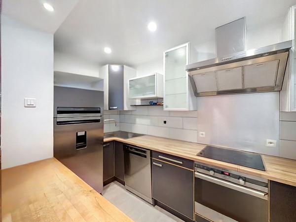 Ensemble immobilier à Rosendael rare avec Licence IV, logement et fort potentiel de transformation