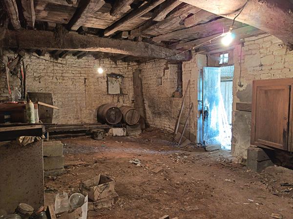Maison Bouille Courdault 134m² à rénover, terrain 1112 m².