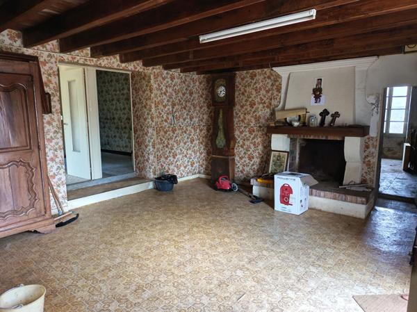 Maison Bouille Courdault 134m² à rénover, terrain 1112 m².