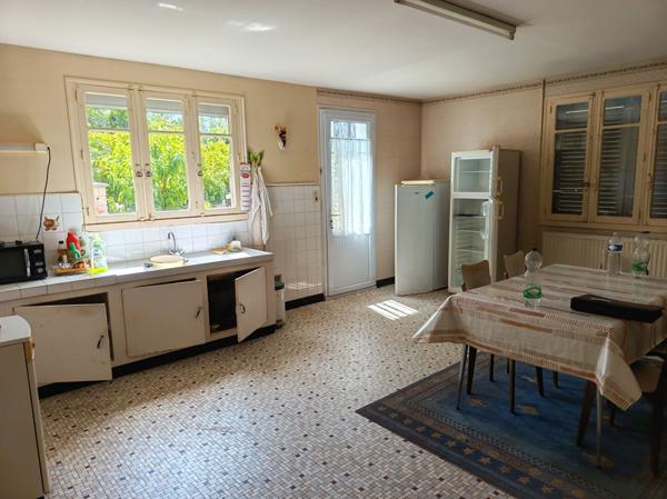 Maison Bouille Courdault 134m² à rénover, terrain 1112 m².