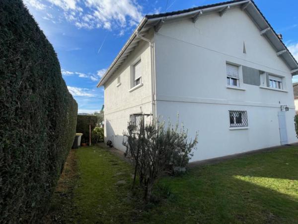 Maison - Proximite oloron-sainte-marie - Réf.:205353 MAISON D'HABITATION T4 AVEC JARDIN EN BON ETAT STRUCTUREL -