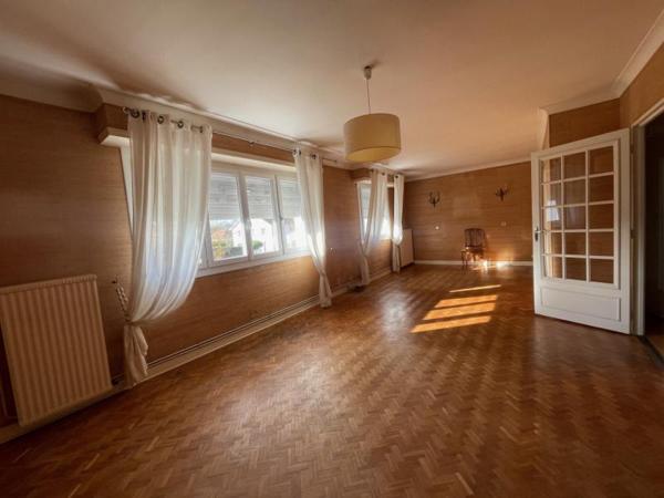 Maison - Proximite oloron-sainte-marie - Réf.:205353 MAISON D'HABITATION T4 AVEC JARDIN EN BON ETAT STRUCTUREL -