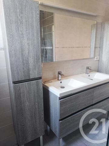 Maison à vendre  5 pièces - 156,73 m 2   PUICHERIC  - 11