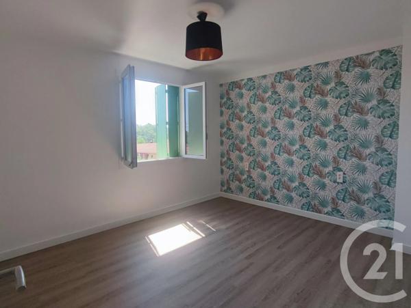 Maison à vendre  5 pièces - 156,73 m 2   PUICHERIC  - 11