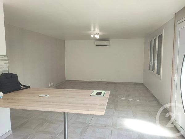 Maison à vendre  5 pièces - 156,73 m 2   PUICHERIC  - 11