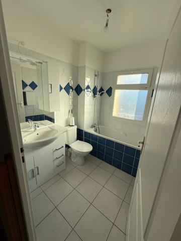 MAISON 2 CHAMBRES AVEC GARAGE ET JARDIN A LEZIGNAN