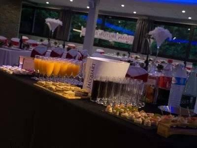 Restaurant / Authentique et charmante guinguette des bords de Marne