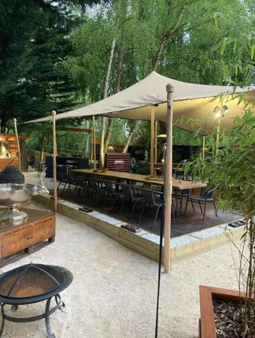 Restaurant / Authentique et charmante guinguette des bords de Marne