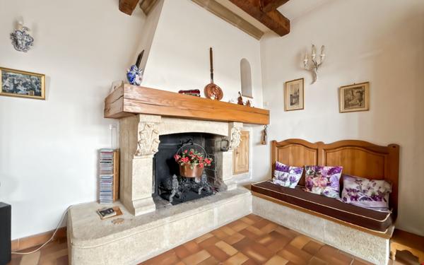 Maison à vendre    4 pièces •  Peyruis