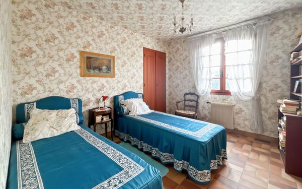 Maison à vendre    4 pièces •  Peyruis