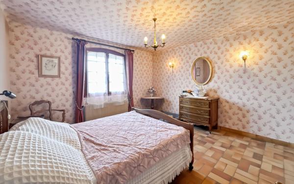 Maison à vendre    4 pièces •  Peyruis