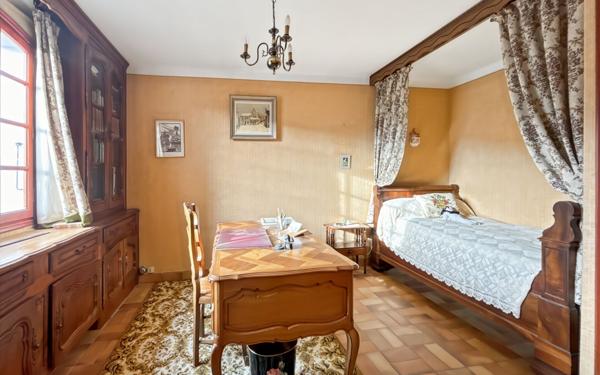 Maison à vendre    4 pièces •  Peyruis