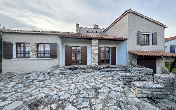 Maison à vendre    4 pièces •  Peyruis