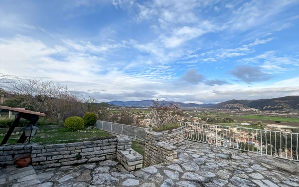 Maison à vendre    4 pièces •  Peyruis