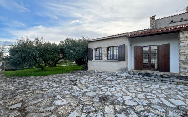 Maison à vendre    4 pièces •  Peyruis