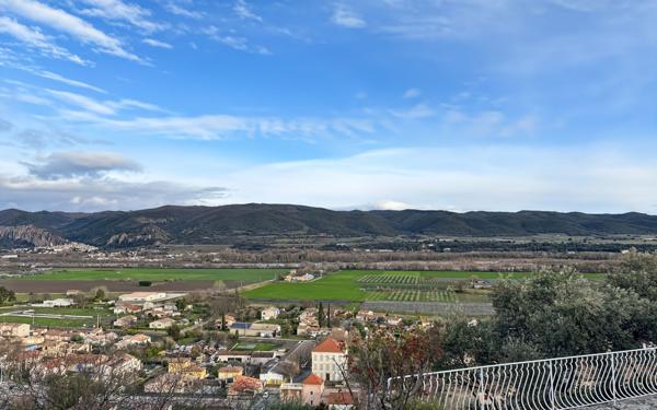 Maison à vendre    4 pièces •  Peyruis