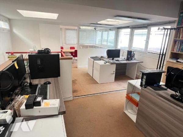 Métro VOLONTAIRES ? Dans un immeuble de bon standing, sécurisé avec gardien, nous vous proposon...