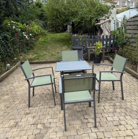 Jolie maison semi individuelle 3 chambres jardin