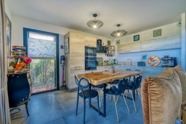 Appartement Hauteurs de Bastia 3 pièce(s) 67 m² + terrasse 44 m² + double garage