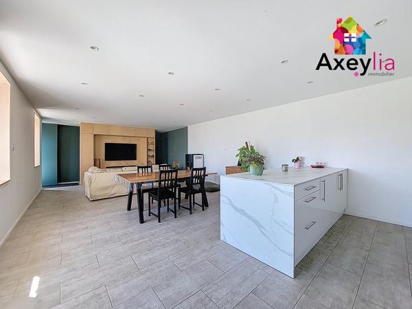 Lentigny (42155) A VENDRE - LENTIGNY - MAISON RENOVEE, 4 CHAMBRES, TERRAIN ET DEPENDANCES