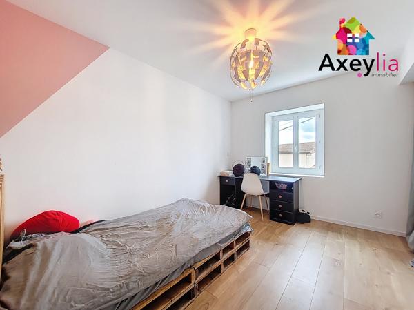 Lentigny (42155) A VENDRE - LENTIGNY - MAISON RENOVEE, 4 CHAMBRES, TERRAIN ET DEPENDANCES