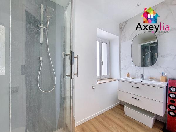 Lentigny (42155) A VENDRE - LENTIGNY - MAISON RENOVEE, 4 CHAMBRES, TERRAIN ET DEPENDANCES