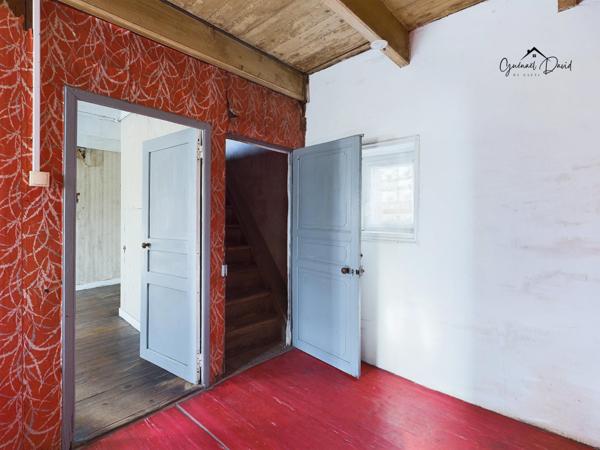 MAISON DE VILLE À RÉNOVER AVEC DÉPENDANCE