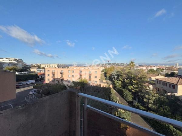 Appartement à rafraichir Marseille 8ème de 55 m²  RESIDENCE LE COLLET VIEILLE CHAPELLE