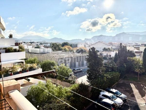 Appartement à rafraichir Marseille 8ème de 55 m²  RESIDENCE LE COLLET VIEILLE CHAPELLE