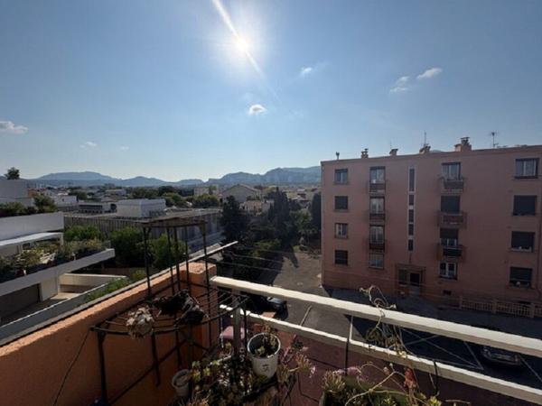 Appartement à rafraichir Marseille 8ème de 55 m²  RESIDENCE LE COLLET VIEILLE CHAPELLE