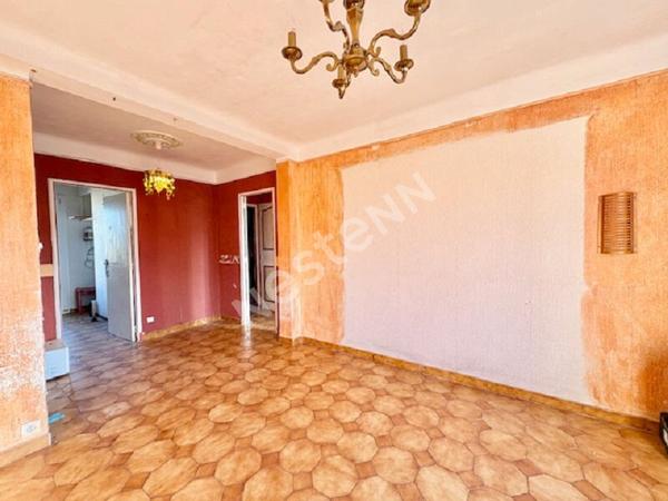 Appartement à rafraichir Marseille 8ème de 55 m²  RESIDENCE LE COLLET VIEILLE CHAPELLE