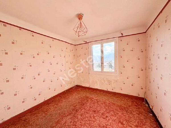 Appartement à rafraichir Marseille 8ème de 55 m²  RESIDENCE LE COLLET VIEILLE CHAPELLE