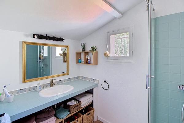A VENDRE à LORGUES ! Maison de type T6 pièces  de 144 m² + piscine + garage sur un terrain de 1692m²