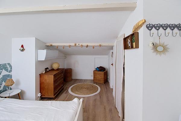A VENDRE à LORGUES ! Maison de type T6 pièces  de 144 m² + piscine + garage sur un terrain de 1692m²