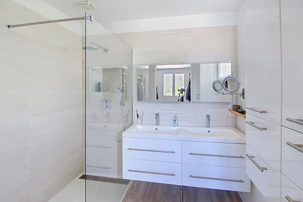 A VENDRE à LORGUES ! Maison de type T6 pièces  de 144 m² + piscine + garage sur un terrain de 1692m²