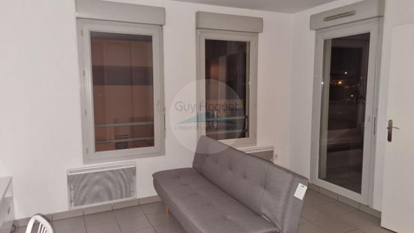 Appartement studio meublé à louer à Décines Charpieu - Centre-ville