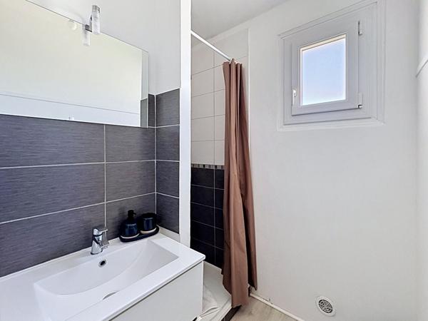 VENTE - Appartement 3 chambres avec garage Secteur BEAUVALLON