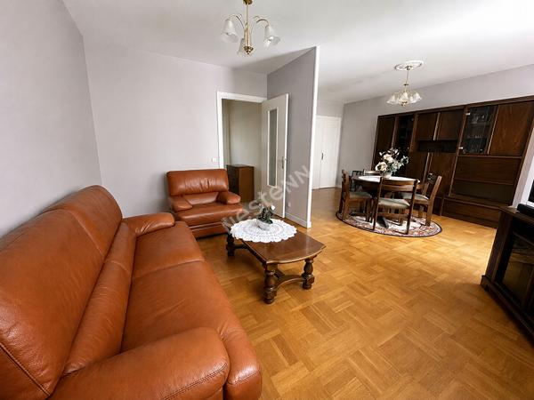 République Villeurbanne - Spacieux T5 traversant de 105 m² avec balcon, cave et stationnement