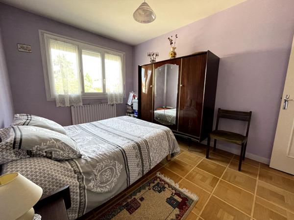 République Villeurbanne - Spacieux T5 traversant de 105 m² avec balcon, cave et stationnement