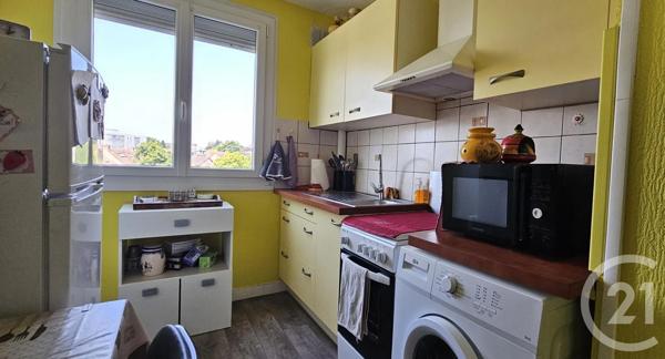 Appartement F4 à vendre  4 pièces - 70 m 2   MONTLUCON  - 03