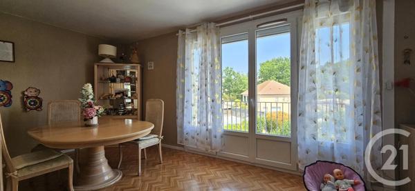 Appartement F4 à vendre  4 pièces - 70 m 2   MONTLUCON  - 03