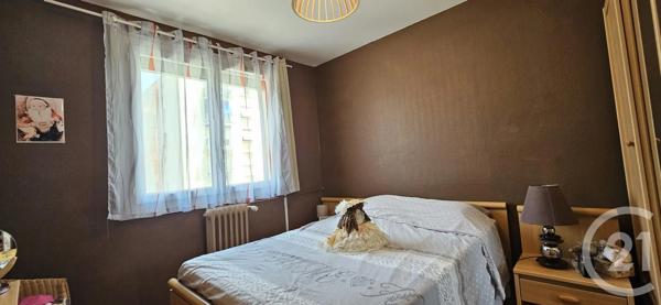 Appartement F4 à vendre  4 pièces - 70 m 2   MONTLUCON  - 03