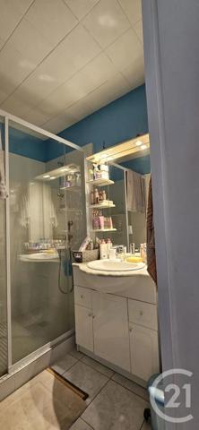 Appartement F4 à vendre  4 pièces - 70 m 2   MONTLUCON  - 03