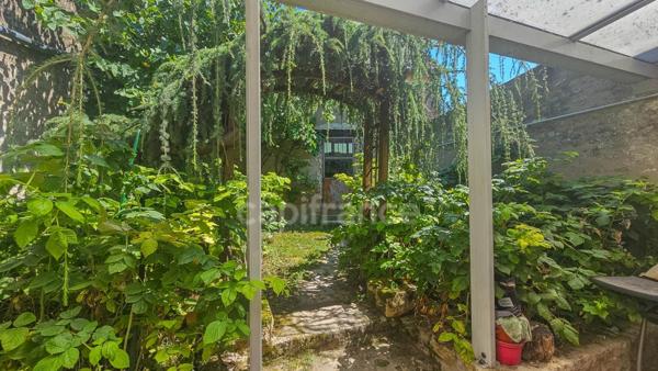 Maison à vendre AUTRUY SUR JUINE (45), maison de 5 pièces avec cave sur terrain clos.